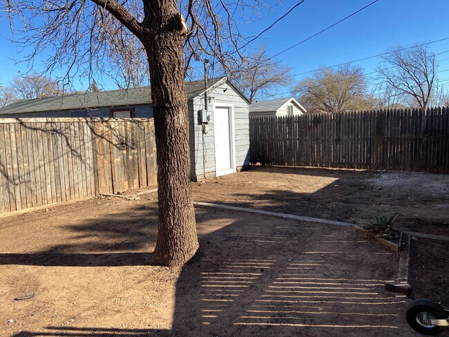 Building Photo - Heart of Lubbock Efficiency!