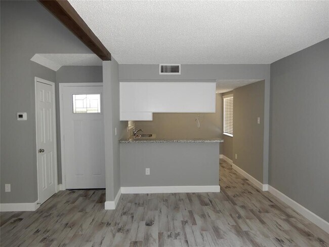 Building Photo - 26612 Quail Ct