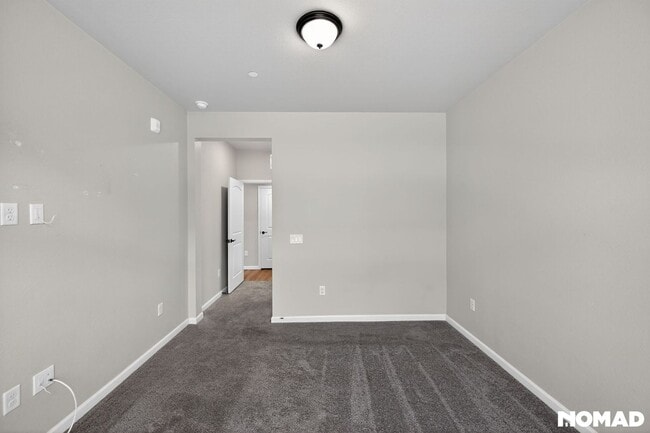 Building Photo - 6153 N Ceylon St