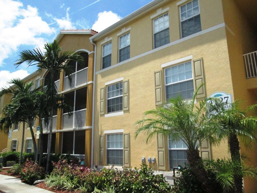 4127 Residence Drive Unit 414, Fort Myers, FL 33901 Condo for Rent in Fort Myers, FL