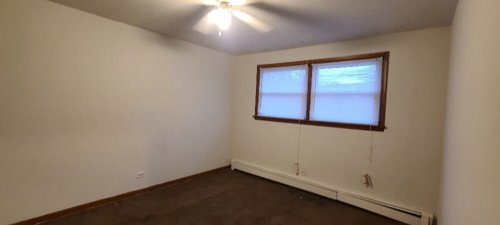 Building Photo - 1135 W 127th Pl