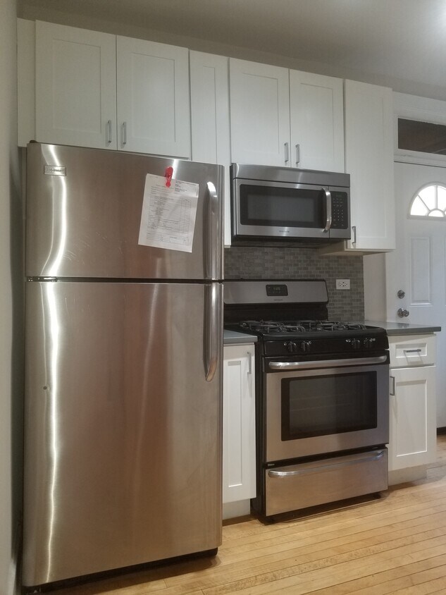 Primary Photo - 2317 N Rockwell St