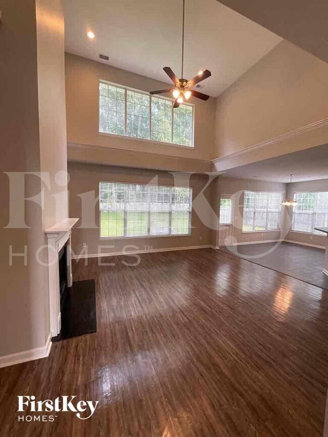 Building Photo - 3396 Forest Glen Dr