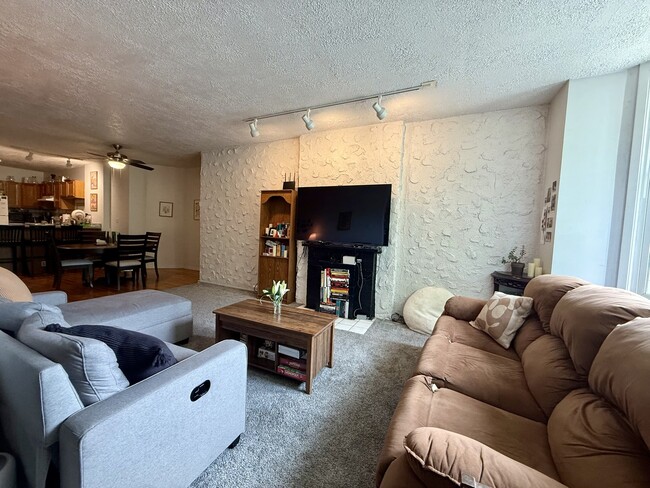 Foto del edificio - 1132 W Addison St