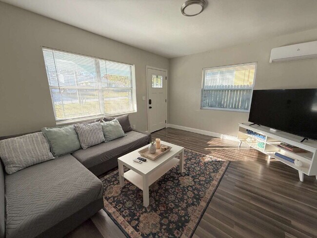 Foto del edificio - 305 S Lincoln Ave