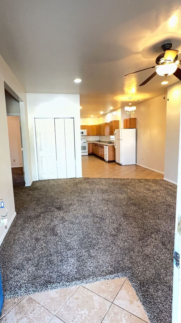 Foto del edificio - 528 S Pierce St