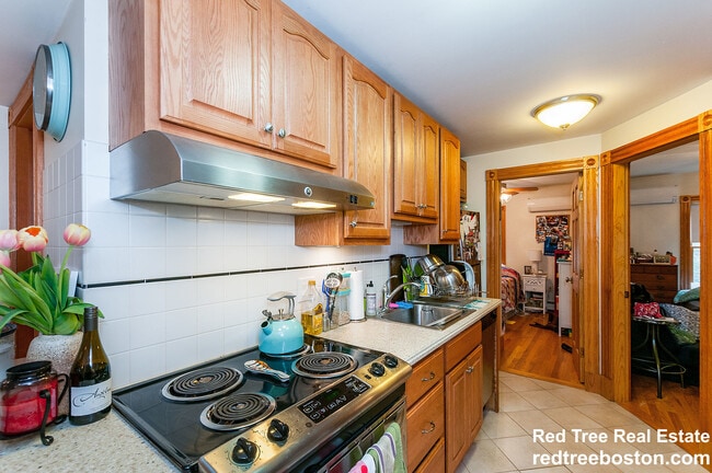 Building Photo - 39 Charles St