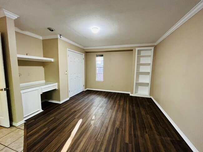 Foto del edificio - 909 E 13th St