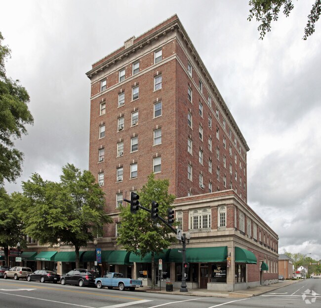 The Elliott Apartments Apartments in Suffolk, VA