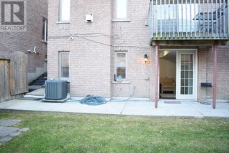 Building Photo - 5551 Meadowcrest Ave