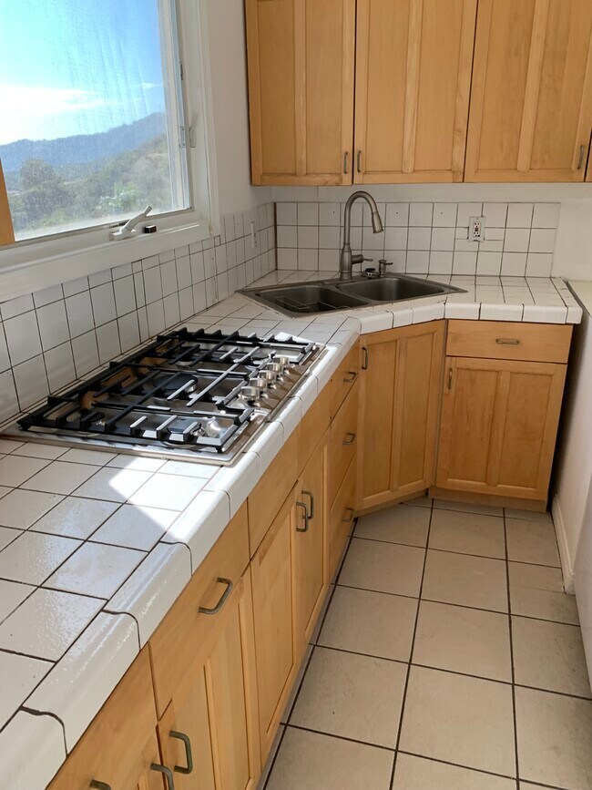 Foto del edificio - 21154 Saddle Peak Rd