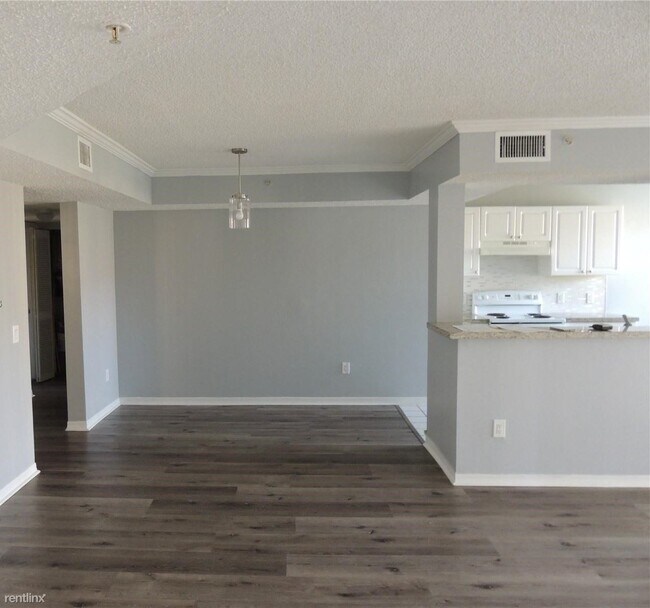 Foto del edificio - 2 br, 2 bath Condo - 9640 NW 2nd St # 5-114