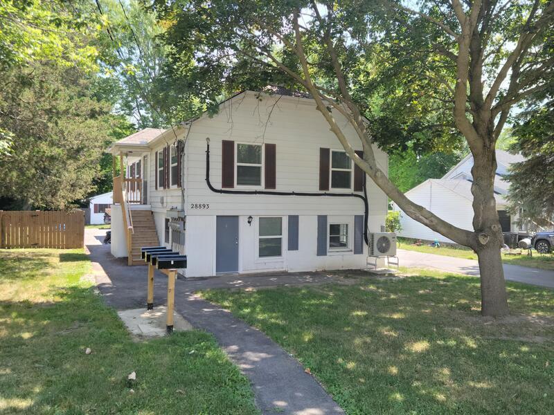 28893 Church St, Flat Rock, MI 48134 Condo for Rent in Flat Rock, MI