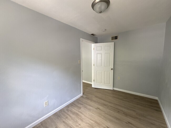 Foto del edificio - 1450 Fleming Ave
