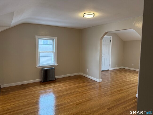 Building Photo - 205 London Dr