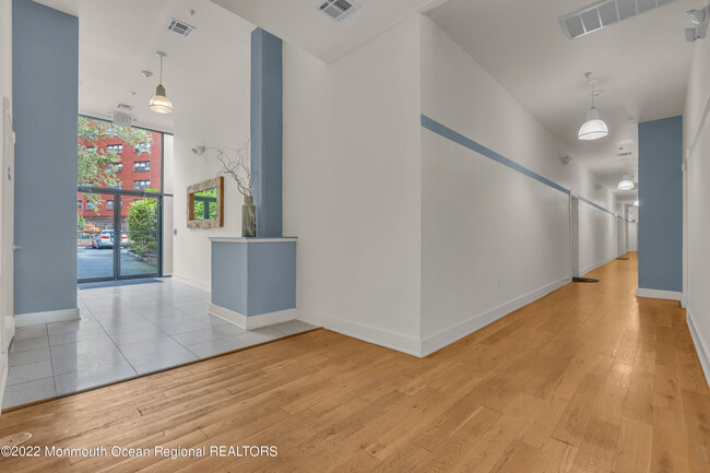 Building Photo - 1001 2nd Ave