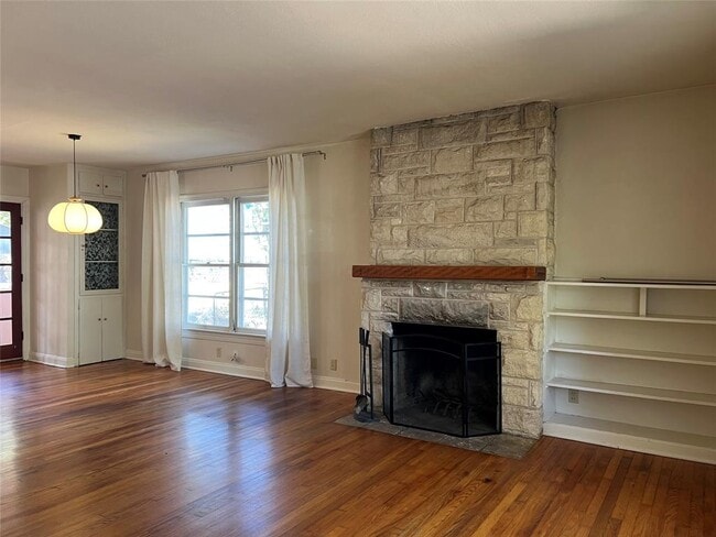 Foto del edificio - 1607 Dexter St