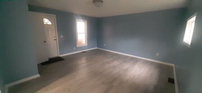 Family Room - 3792 Brick Schoolhouse Rd