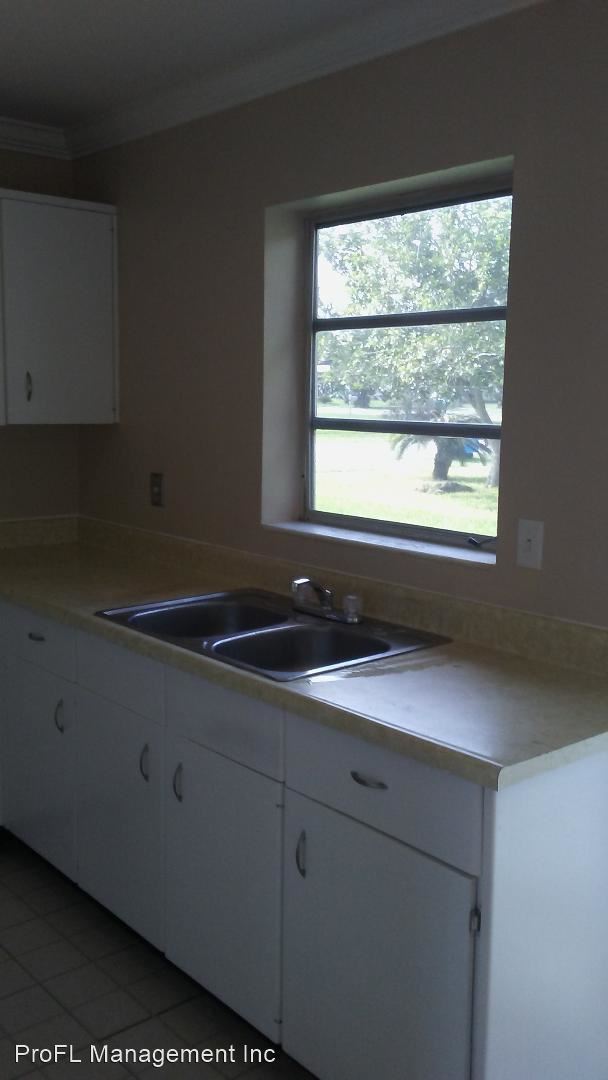 Building Photo - 2 br, 1 bath House - 815 Radcliff St