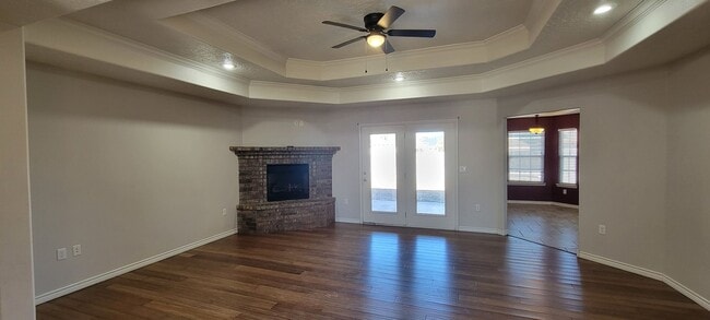 Building Photo - NEWER HOME ON QUIET STREET