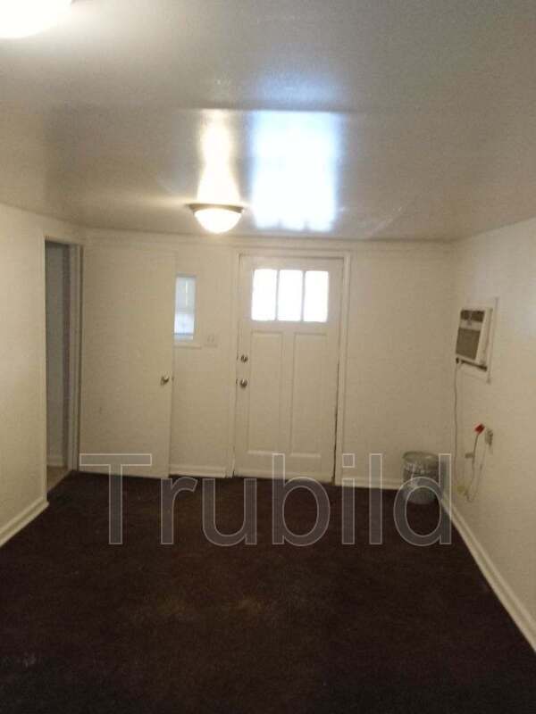 Building Photo - 2423 Navajo St