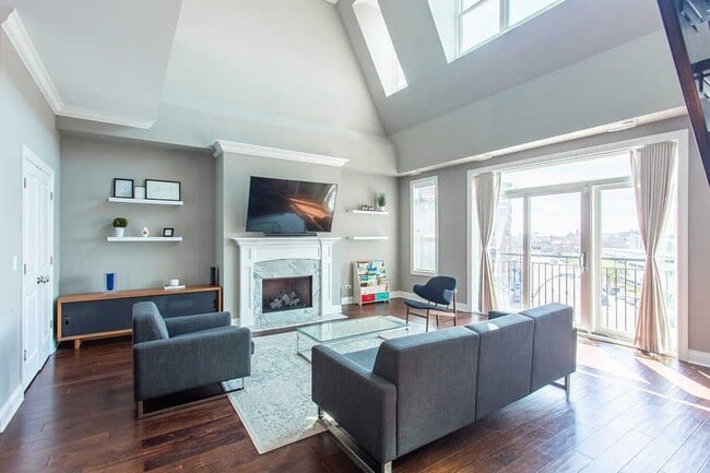 Building Photo - 1845 S State St