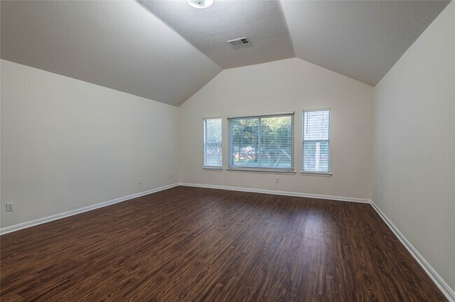 Foto del edificio - 6303 Faulkner Ridge Dr