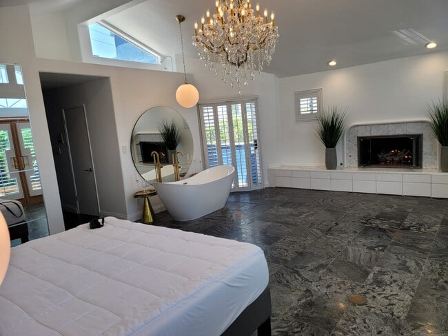 Master Bedroom - 1259 Bonnie Brae St
