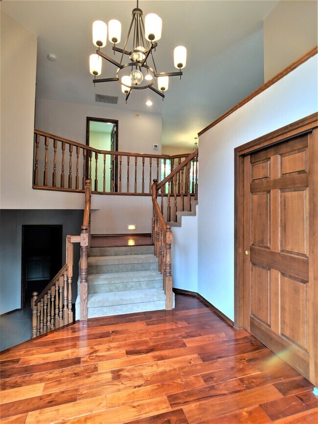 Foto del edificio - Remodeled 4 Bed 3 Bath on 2 Acres with Col...