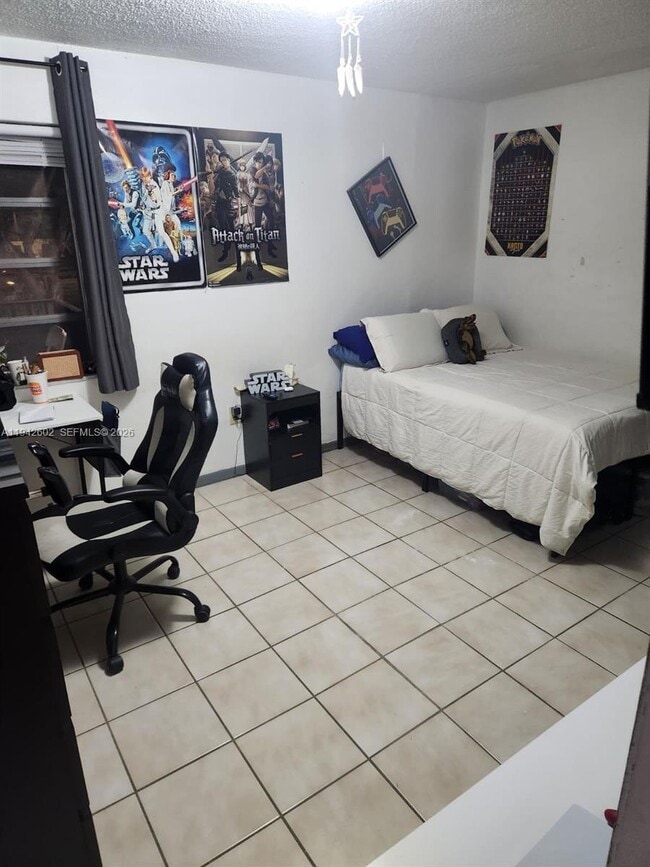 Foto del edificio - 2498 SW 17th Ave