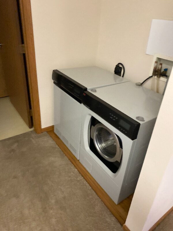 Building Photo - 611 24th Ave E