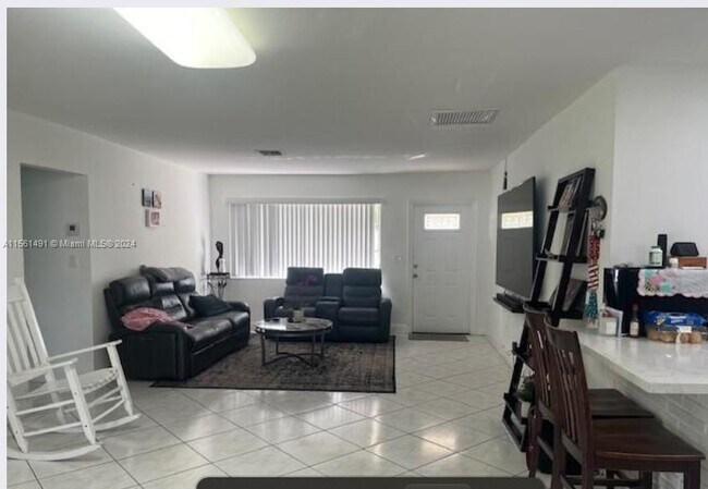 Foto del edificio - 1815 N 43rd Ave