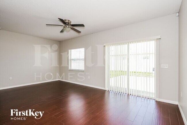 Foto del edificio - 958 Cumberland Dr
