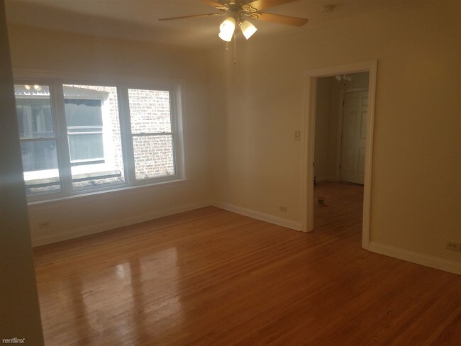 Foto del edificio - 8029 S Vernon Ave