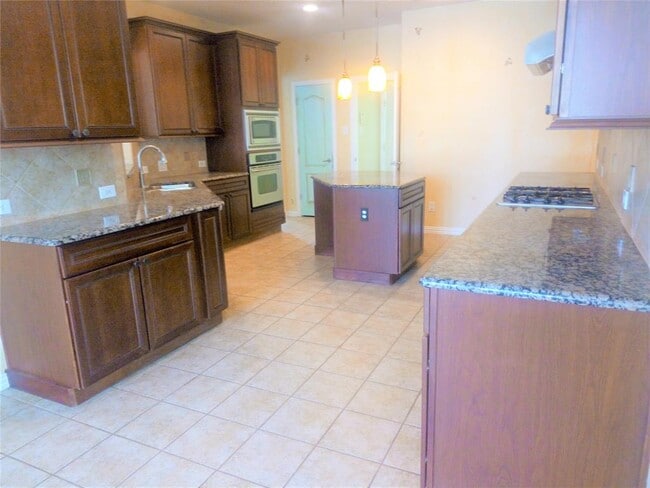 Building Photo - 9620 Barksdale Dr