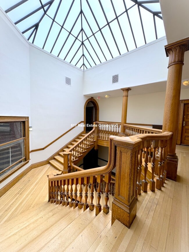 Building Photo - 2 Ware St