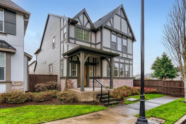 Foto del edificio - Elegant Orenco Home with Granite Kitchen, Fireplace & Private Greenspace