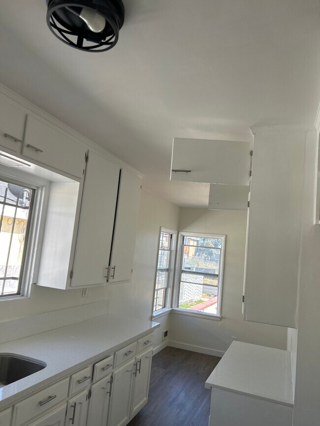 Foto del edificio - 1029 W 84th St