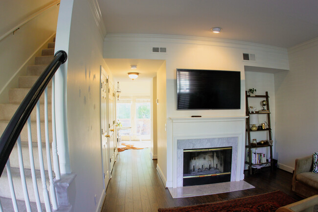 Foto del edificio - 3305 Golf Club Ln