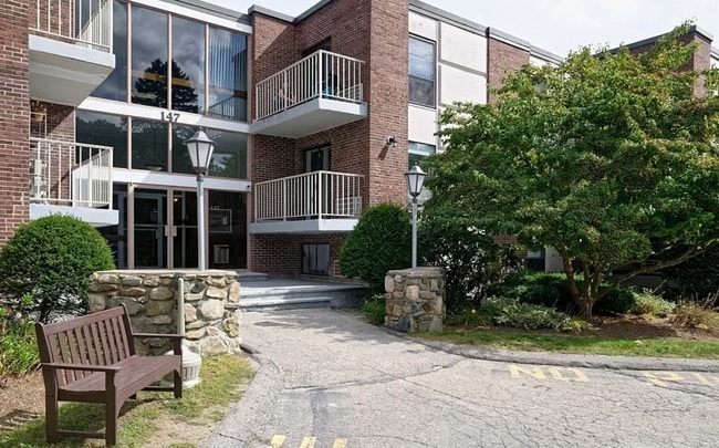 Building Photo - 147 Turner Rd