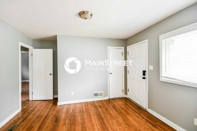 Foto del edificio - 3 Bedroom Pet-Friendly Home in Birmingham,...