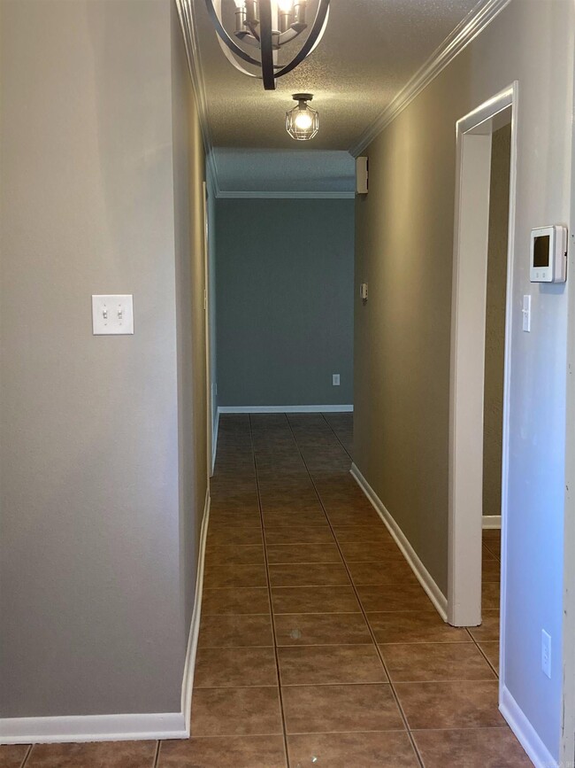 Building Photo - 23 Red Oak Cove