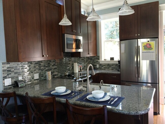 Kitchen - 339 W Cedar Ave