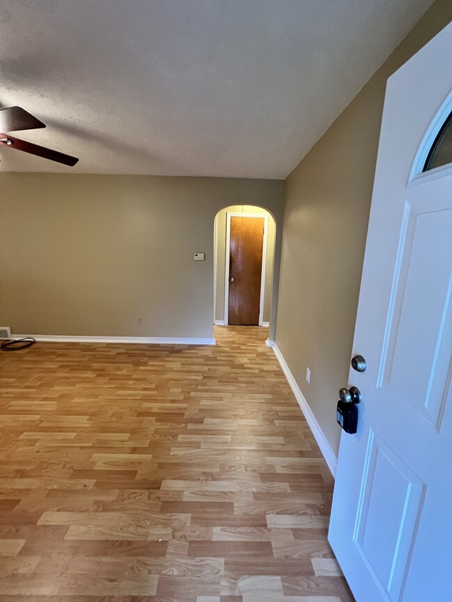 Foto del edificio - 221 Korman Ave NE