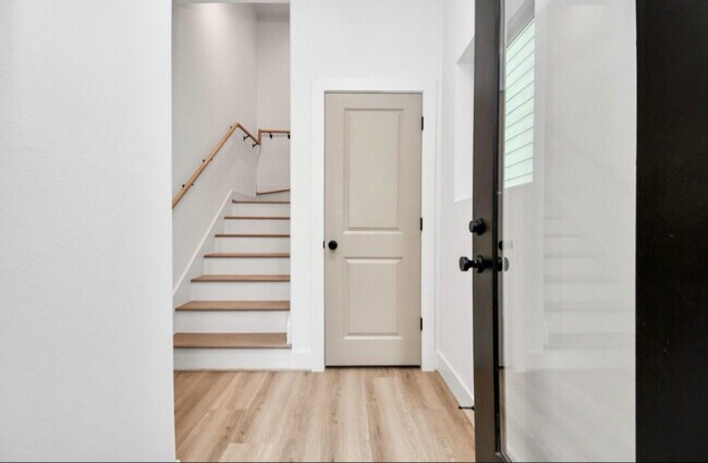 Foto del edificio - 2335 Eagle St