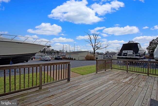 Building Photo - 455 Deale Rd