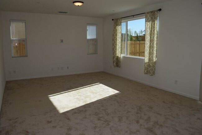 Building Photo - 9081 Hourglass Cir