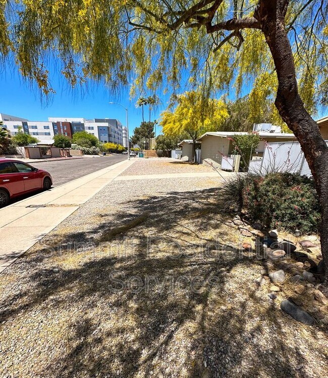 Foto del edificio - 1239 E Drachman St