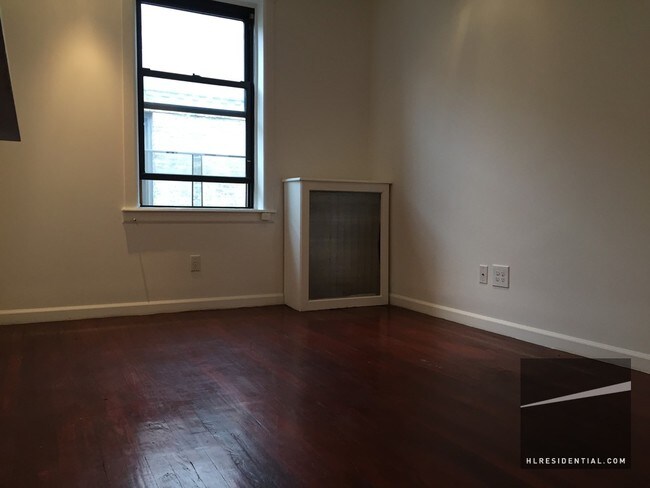 Building Photo - 2115 33rd St
