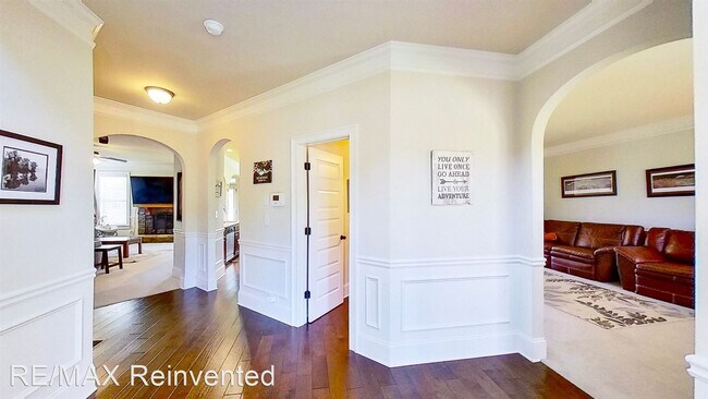 Foto del edificio - 4 br, 4 bath House - 4044 Lakewood Drive